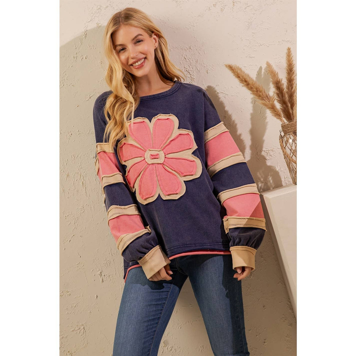 GROOVY BLOOM PULLOVER