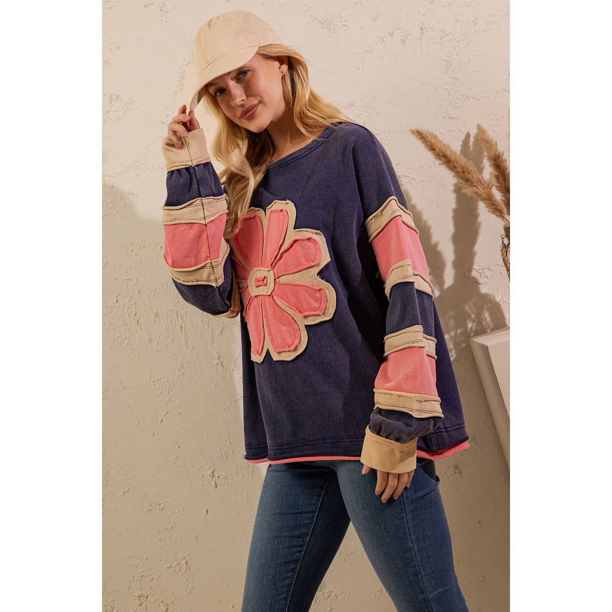 GROOVY BLOOM PULLOVER