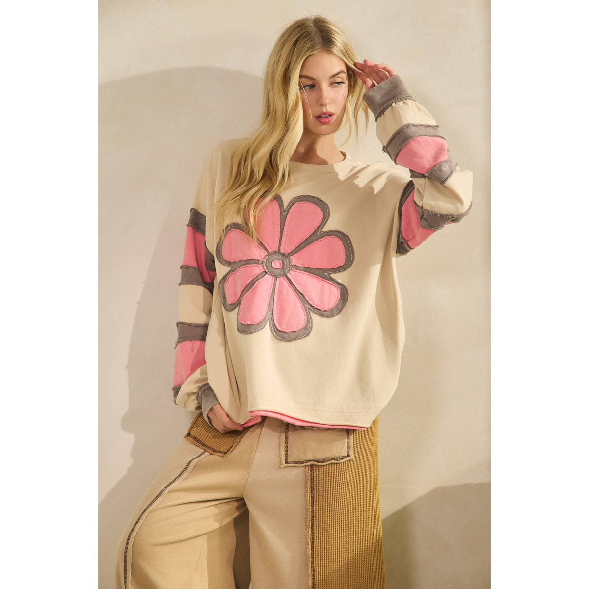 GROOVY BLOOM PULLOVER