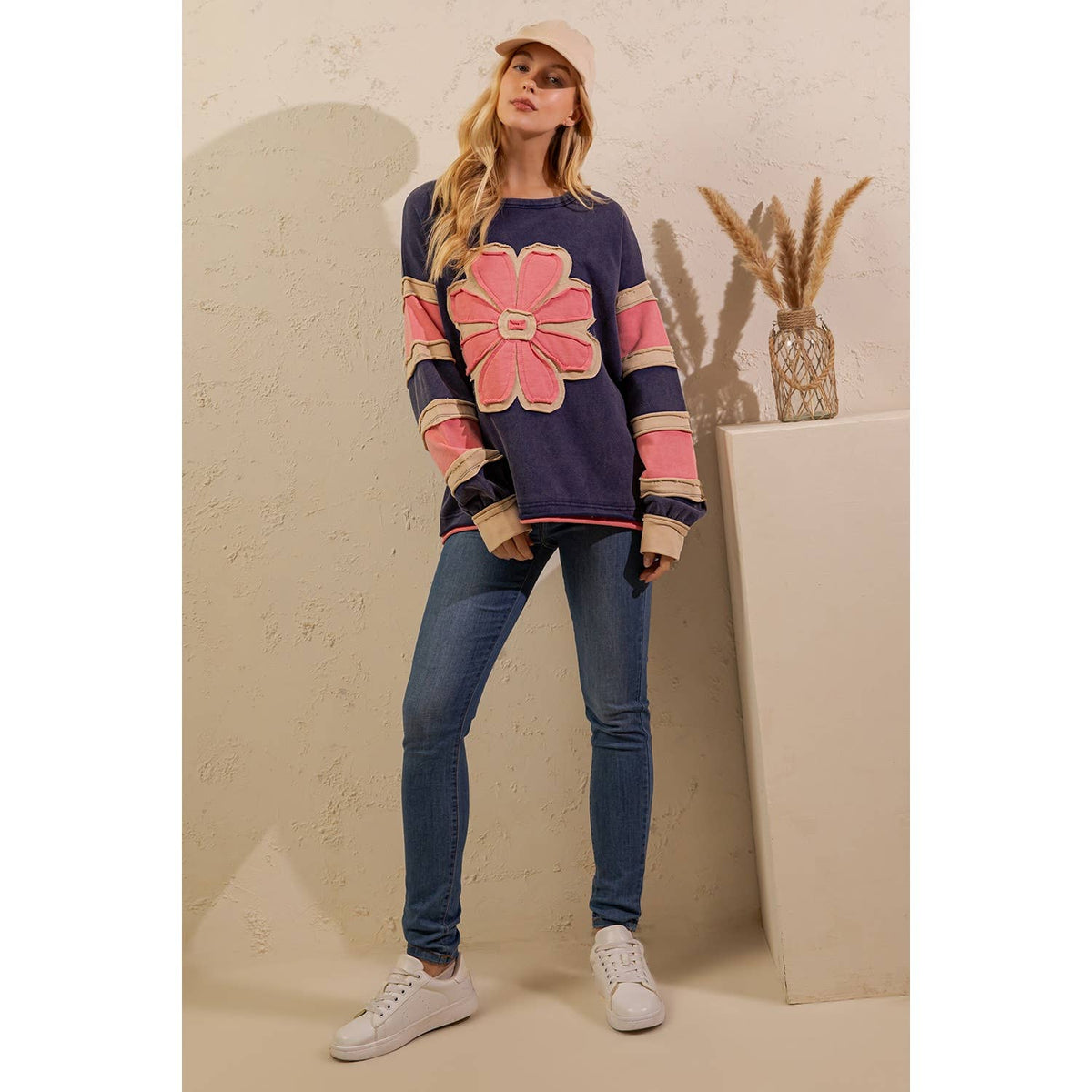 GROOVY BLOOM PULLOVER