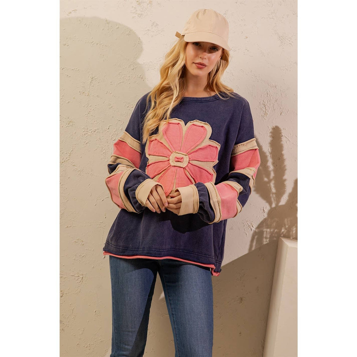 GROOVY BLOOM PULLOVER