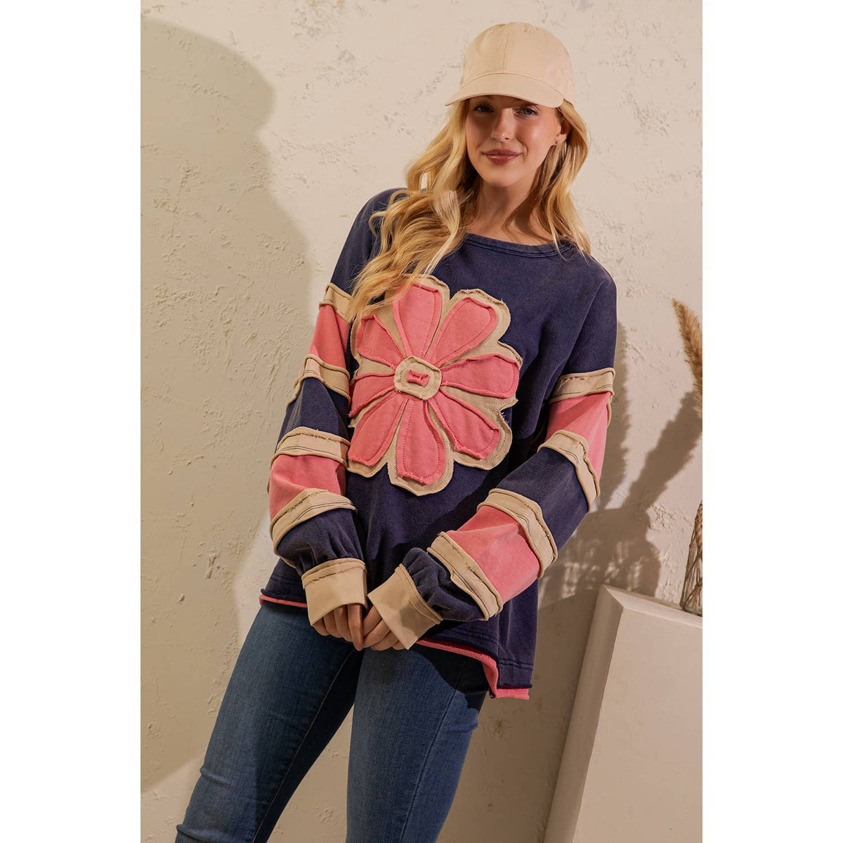 GROOVY BLOOM PULLOVER