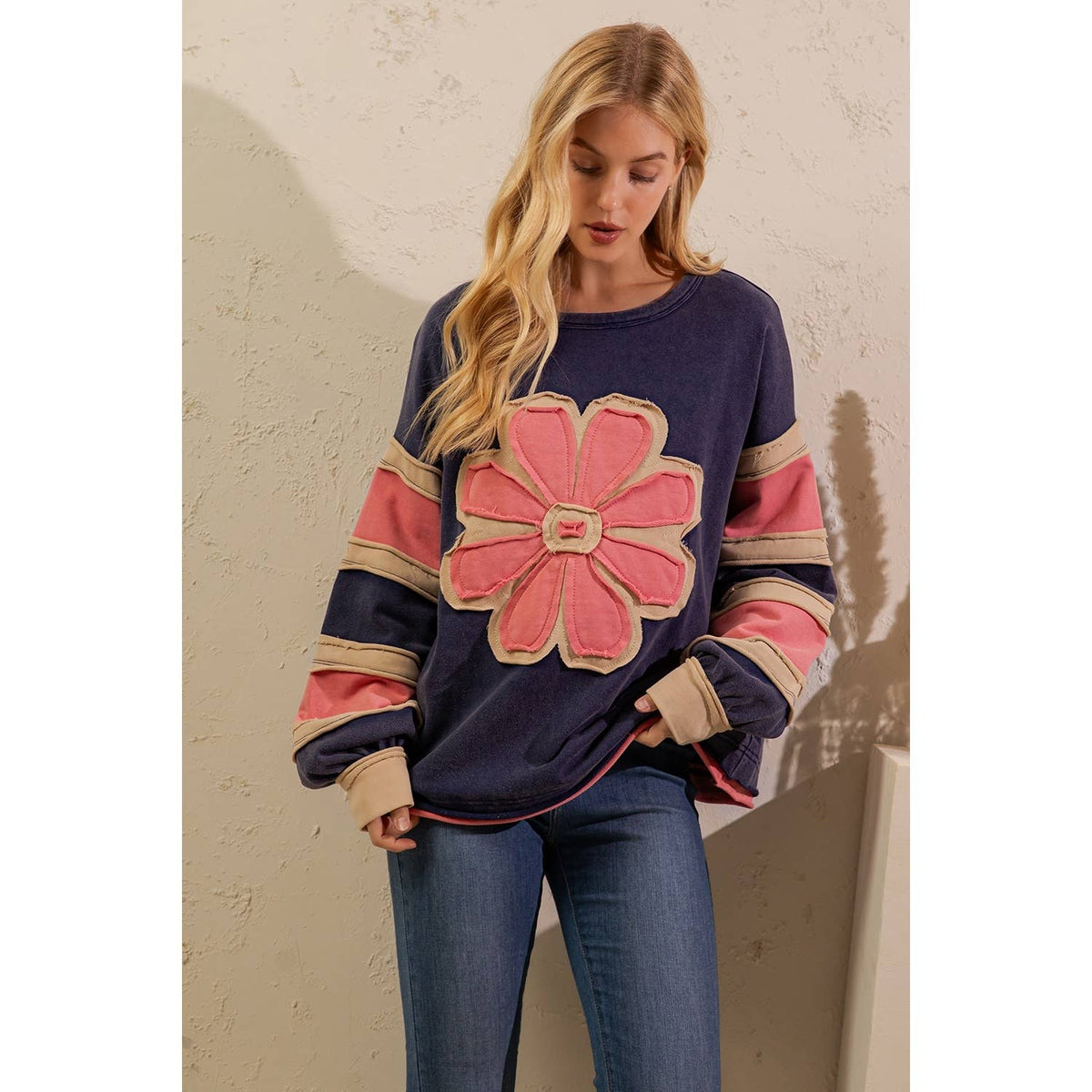 GROOVY BLOOM PULLOVER